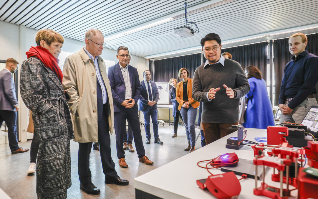 Ministerpräsident Weil besucht Nitride Technology Center NTC an der TU Braunschweig